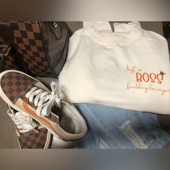 Tee - Picture 1 of 15